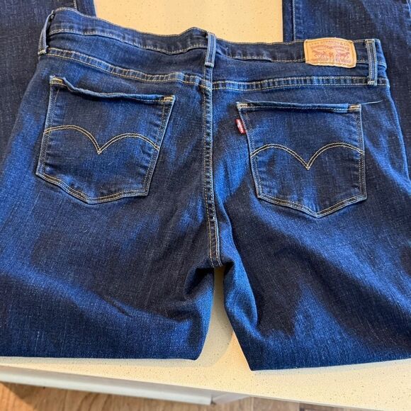 Levi's 314 Shaping Straight Jean's - Picture 5 of 5